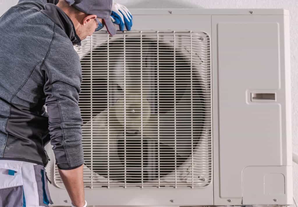 L'entretien d'une pompe à chaleur réversible.